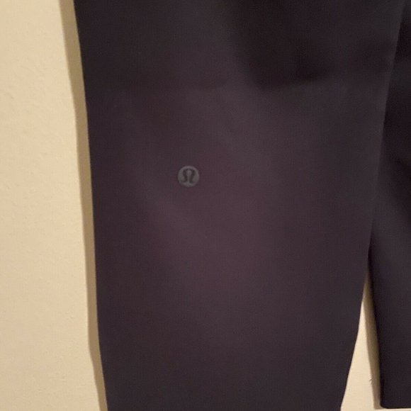 Lululemon Black Elastic Waist Ankle Pants Size 2 D - Picture 3 of 6